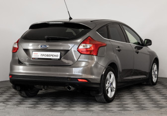 Подержанный автомобиль Ford Focus Hatchback 2012 года (5 фото)