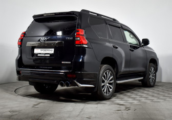 Подержанный автомобиль Toyota Land Cruiser Prado 2019 года (5 фото)