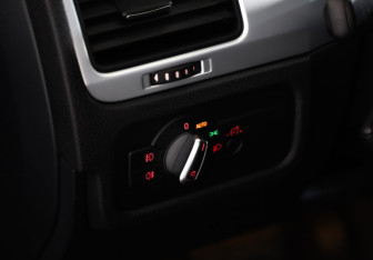 Подержанный автомобиль Volkswagen Touareg 2012 года (19 фото)