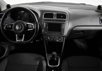Подержанный автомобиль Volkswagen Polo Sedan 2018 года (13 фото)