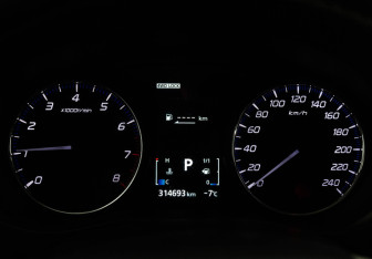 Подержанный автомобиль Mitsubishi Outlander 2013 года (18 фото)