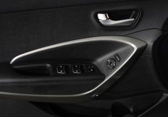 Подержанный автомобиль Hyundai Santa Fe 2014 года (22 фото)