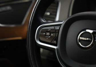 Подержанный автомобиль Volvo XC90 2021 года (12 фото)
