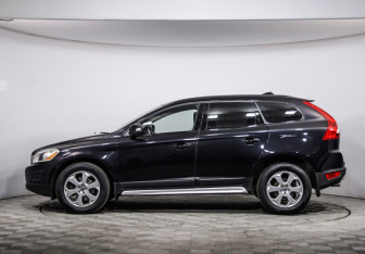Подержанный автомобиль Volvo XC60 2012 года (8 фото)