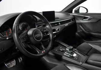 Подержанный автомобиль Audi A4 Sedan 2017 года (9 фото)