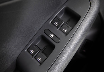 Подержанный автомобиль Volkswagen Jetta Sedan 2016 года (14 фото)