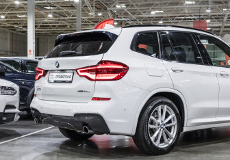 Подержанный автомобиль BMW X3 2019 года (8 фото)