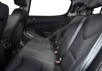 Подержанный автомобиль Peugeot 308 Hatchback 2008 года (12 фото)