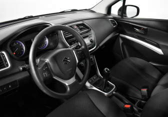 Подержанный автомобиль Suzuki SX4 Hatchback 2019 года (9 фото)