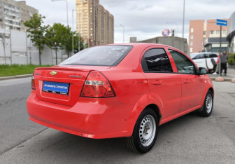 Подержанный автомобиль Chevrolet Aveo Sedan 2011 года (4 фото)