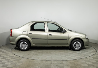Подержанный автомобиль Renault Logan Sedan 2011 года (4 фото)