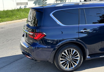 Подержанный автомобиль Infiniti QX80 2018 года (9 фото)