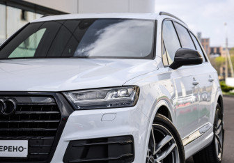 Подержанный автомобиль Audi Q7 2019 года (2 фото)