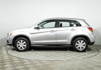 Подержанный автомобиль Mitsubishi ASX 2019 года (8 фото)