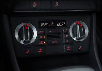 Подержанный автомобиль Audi Q3 2013 года (18 фото)