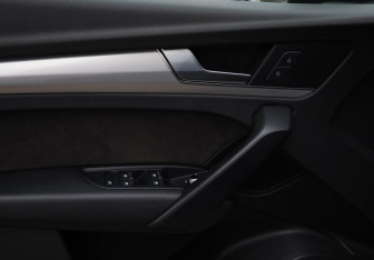 Подержанный автомобиль Audi Q5 2018 года (19 фото)