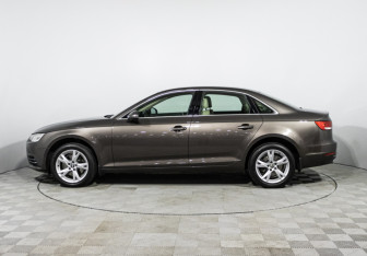 Подержанный автомобиль Audi A4 Sedan 2016 года (8 фото)