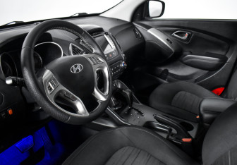 Подержанный автомобиль Hyundai ix35 2015 года (9 фото)