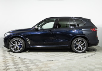 Подержанный автомобиль BMW X5 2020 года (8 фото)