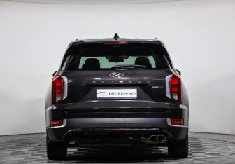 Подержанный автомобиль Hyundai Palisade 2022 года (6 фото)
