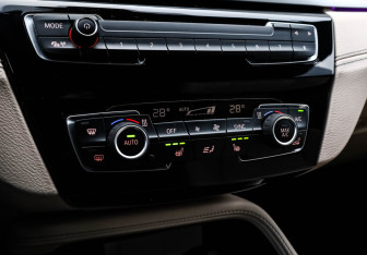 Подержанный автомобиль BMW X1 2021 года (22 фото)