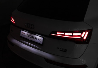 Подержанный автомобиль Audi Q5 2021 года (29 фото)