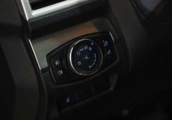 Подержанный автомобиль Ford Explorer 2014 года (21 фото)