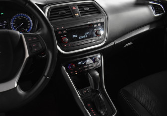 Подержанный автомобиль Suzuki SX4 Hatchback 2014 года (19 фото)