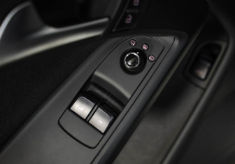 Подержанный автомобиль Audi A5 Coupe 2010 года (18 фото)