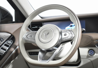 Подержанный автомобиль Voyah Free 2023 года (14 фото)