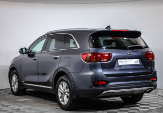 Подержанный автомобиль Kia Sorento 2019 года (7 фото)