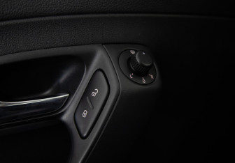 Подержанный автомобиль Volkswagen Polo Sedan 2011 года (20 фото)