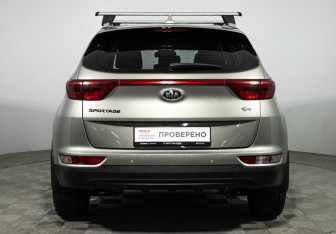 Подержанный автомобиль Kia Sportage 2017 года (6 фото)