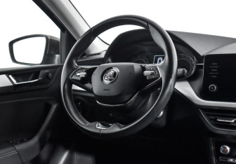 Подержанный автомобиль Skoda Rapid Liftback 2020 года (14 фото)