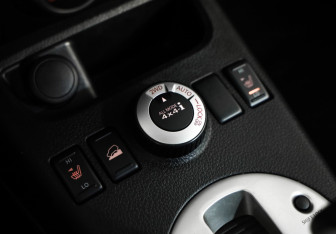 Подержанный автомобиль Nissan X-Trail 2014 года (17 фото)