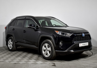 Подержанный автомобиль Toyota RAV4 2020 года (3 фото)