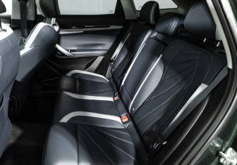 Подержанный автомобиль Geely Atlas 2024 года (10 фото)