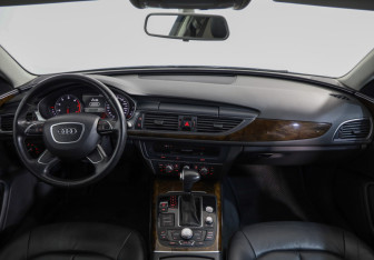 Подержанный автомобиль Audi A6 Sedan 2013 года (9 фото)