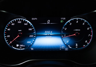 Подержанный автомобиль Mercedes-Benz GLC Coupe 2021 года (12 фото)