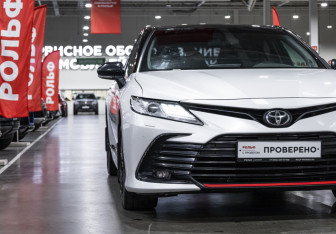 Подержанный автомобиль Toyota Camry Sedan 2021 года (4 фото)
