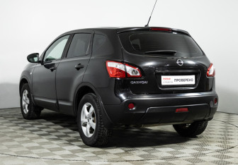 Подержанный автомобиль Nissan Qashqai 2011 года (7 фото)