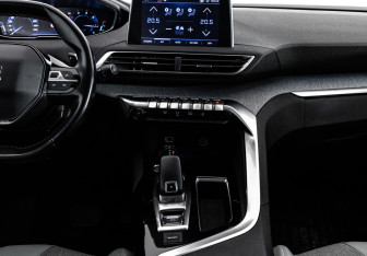 Подержанный автомобиль Peugeot 5008 Suv 2020 года (14 фото)