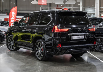 Подержанный автомобиль Lexus LX 2020 года (10 фото)
