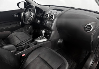Подержанный автомобиль Nissan Qashqai 2010 года (12 фото)