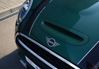 Подержанный автомобиль MINI Hatch 2019 года (8 фото)