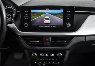 Подержанный автомобиль Skoda Rapid Liftback 2020 года (16 фото)