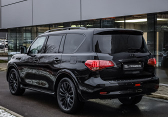 Подержанный автомобиль Infiniti QX80 2017 года (7 фото)