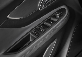 Подержанный автомобиль Opel Mokka 2013 года (10 фото)