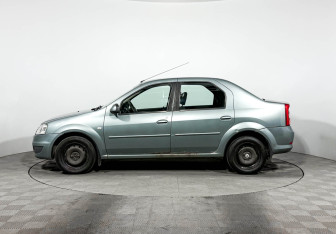 Подержанный автомобиль Renault Logan Sedan 2011 года (8 фото)