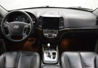 Подержанный автомобиль Hyundai Santa Fe 2010 года (15 фото)
